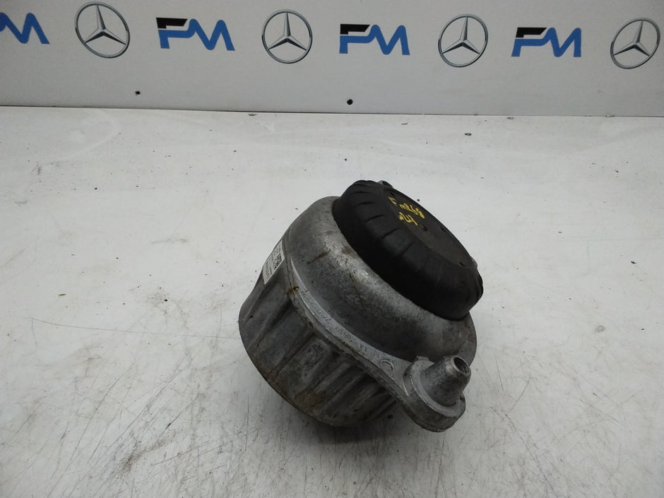 MERCEDES BENZ  E-CLASS W213 ENGINE SUPPORT BRACKET LEFT A2132400500 FMR68