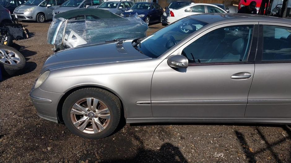 MERCEDES BENZ E-CLASS W211 , 2005 - BREAKING / FRONT & REAR BUMPER  AND WINGS