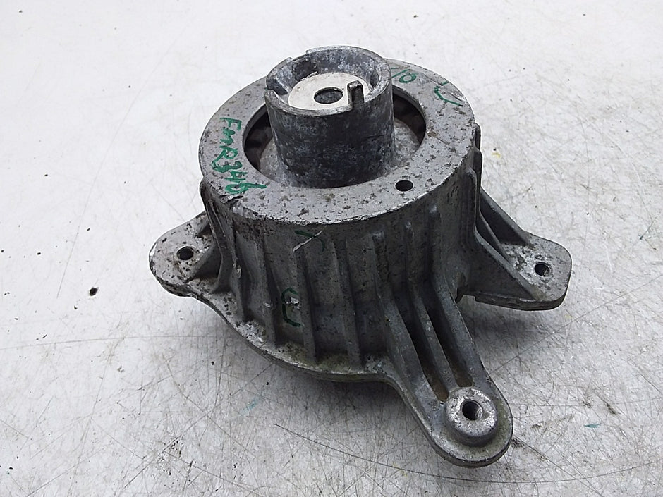 MERCEDES BENZ C-CLASS  W205  ENGINE MOUNT RIGHT OS A2052406717 FMR346