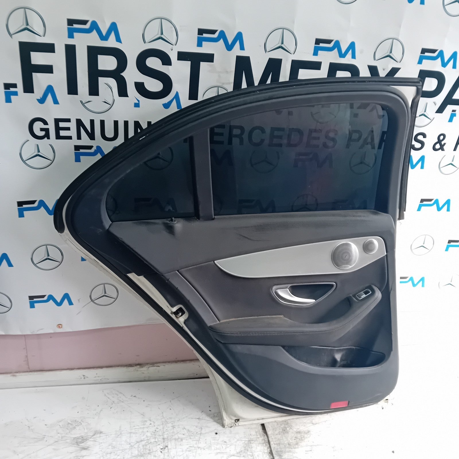 MERCEDES BENZ C-CLASS W205 PASSENGER SIDE REAR DOOR N/S/R WHITE  COMPLETE FMD149