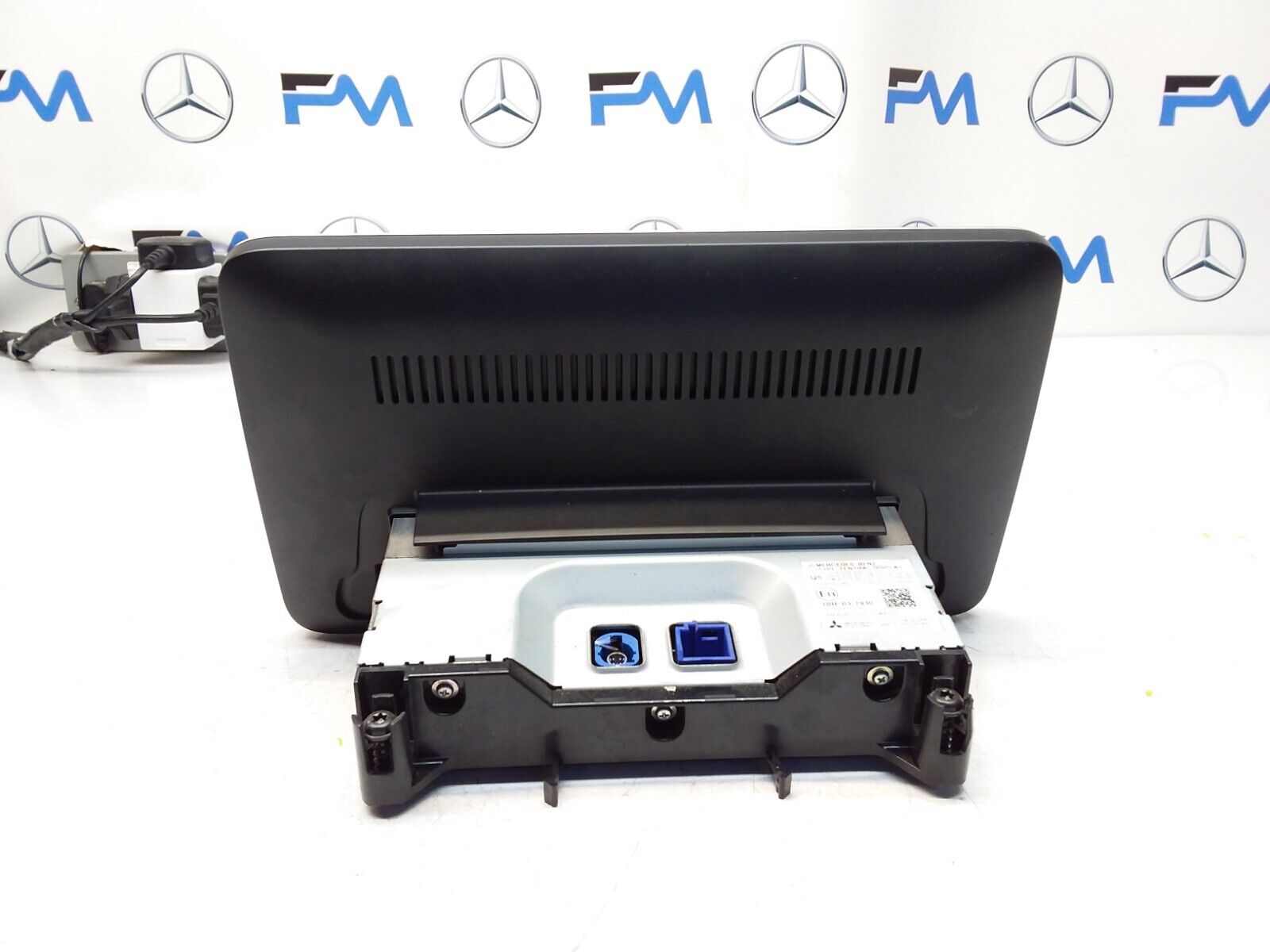 MERCEDES C-CLASS W205 2016 SAT NAV MULTIMEDIA SCREEN A2059002211 FM00662