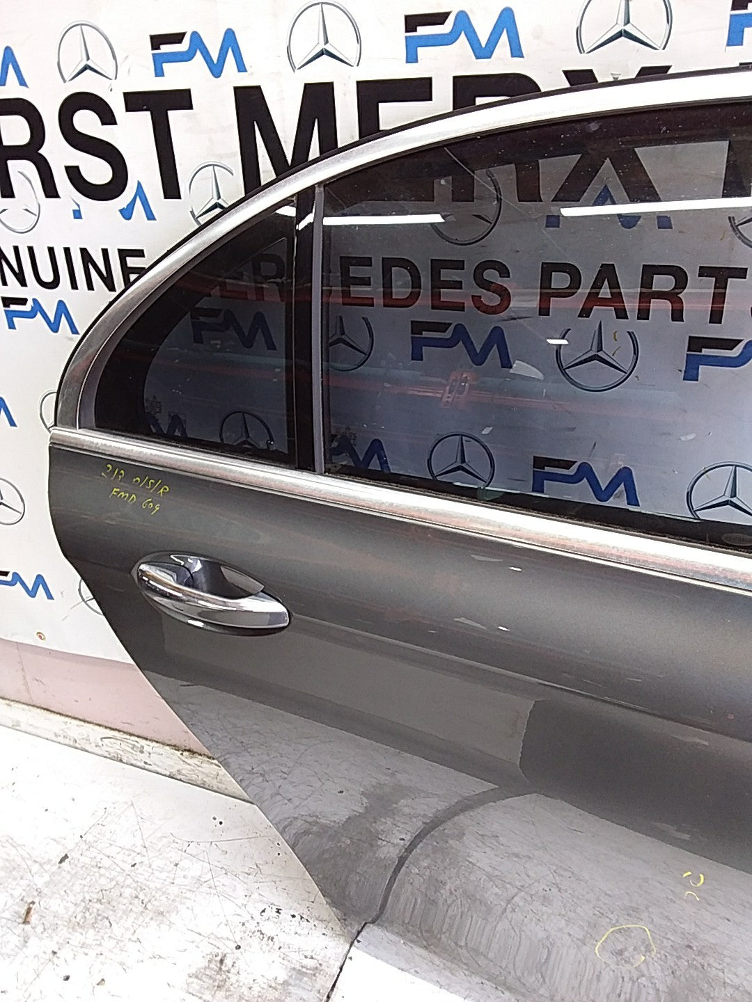 MERCEDES E-CLS W213 SLN DRIVER REAR DOOR OSR GREY 2016 ONWARDS COMPLETE FMD609
