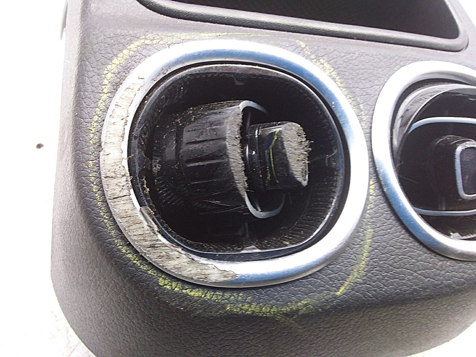 MERCEDES C-CLASS W206 REAR CENTRE AIR VENTS DAMAGED A2066806500 FMR214