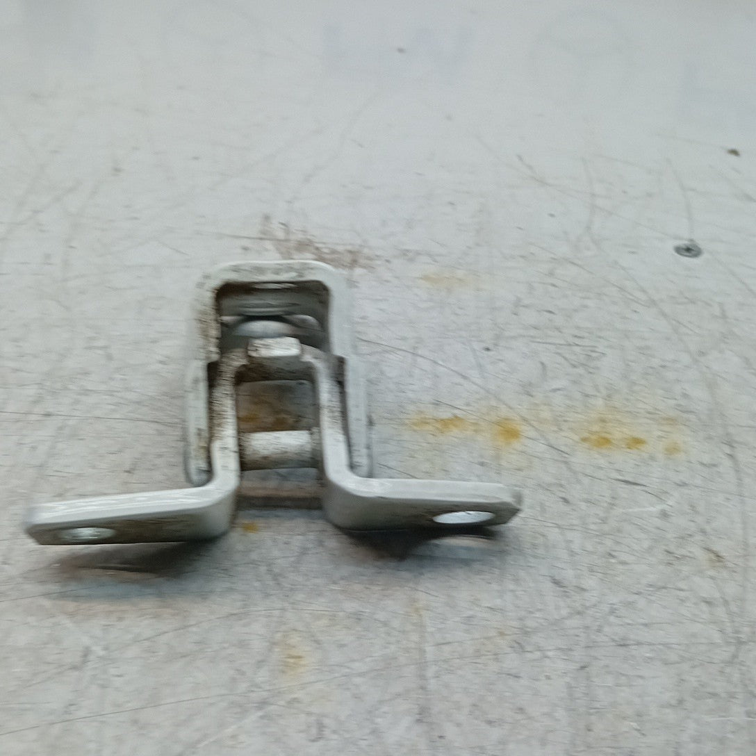 MITSUBISHI OUTLANDER MK3  FRONT DOOR HINGE PANEL A523 A046834 FM001639