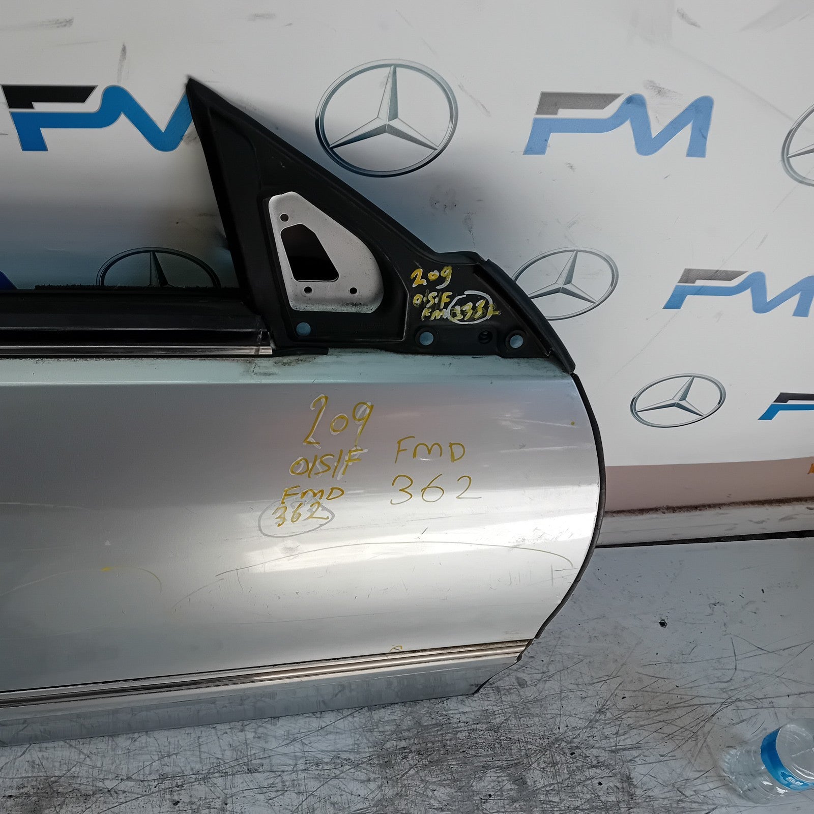 MERCEDES BENZ CLK C209 CP DRIVER FRONT DOOR OSF 2002-09 SILVER COMPLETE FMD362