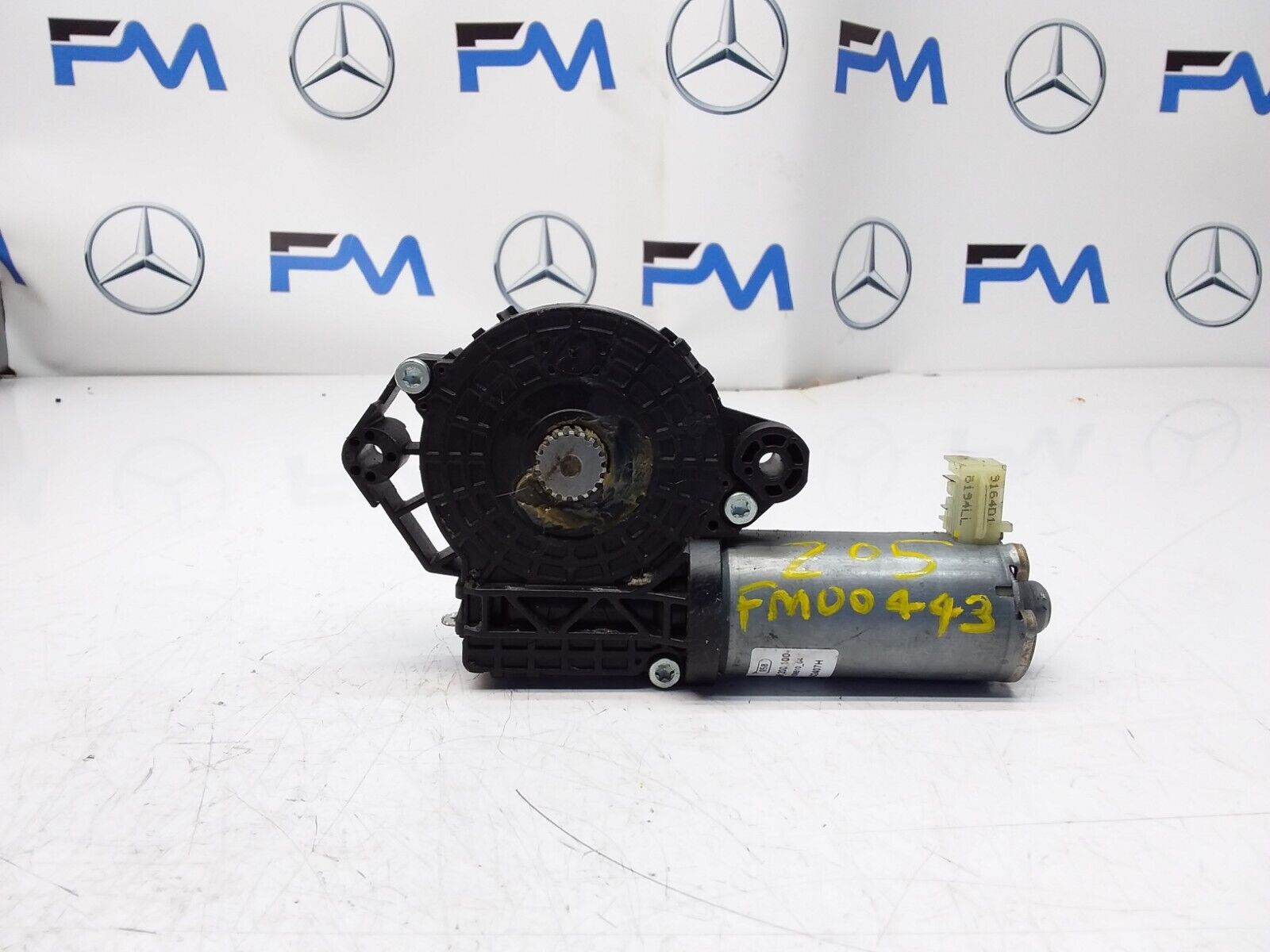 Mercedes C-CLASS W205 2018 Sunroof Motor Regulator 0390200100 FM00443