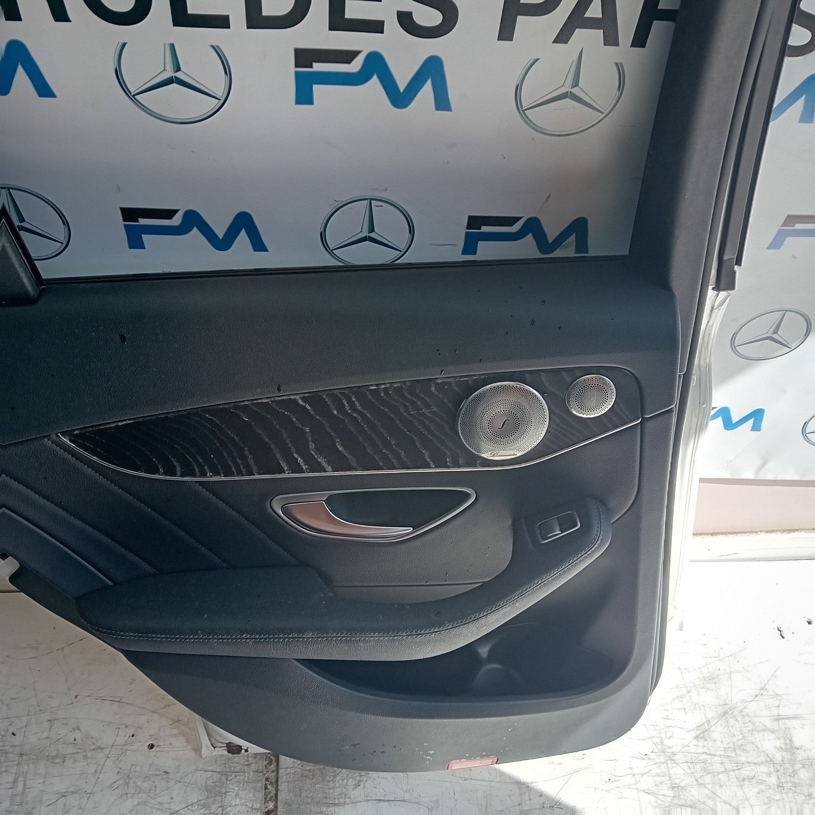 MERCEDES C-CLASS W205 COUP PASSENGER REAR DOOR NSR WHITE 2014 ON COMPLETE FMD171