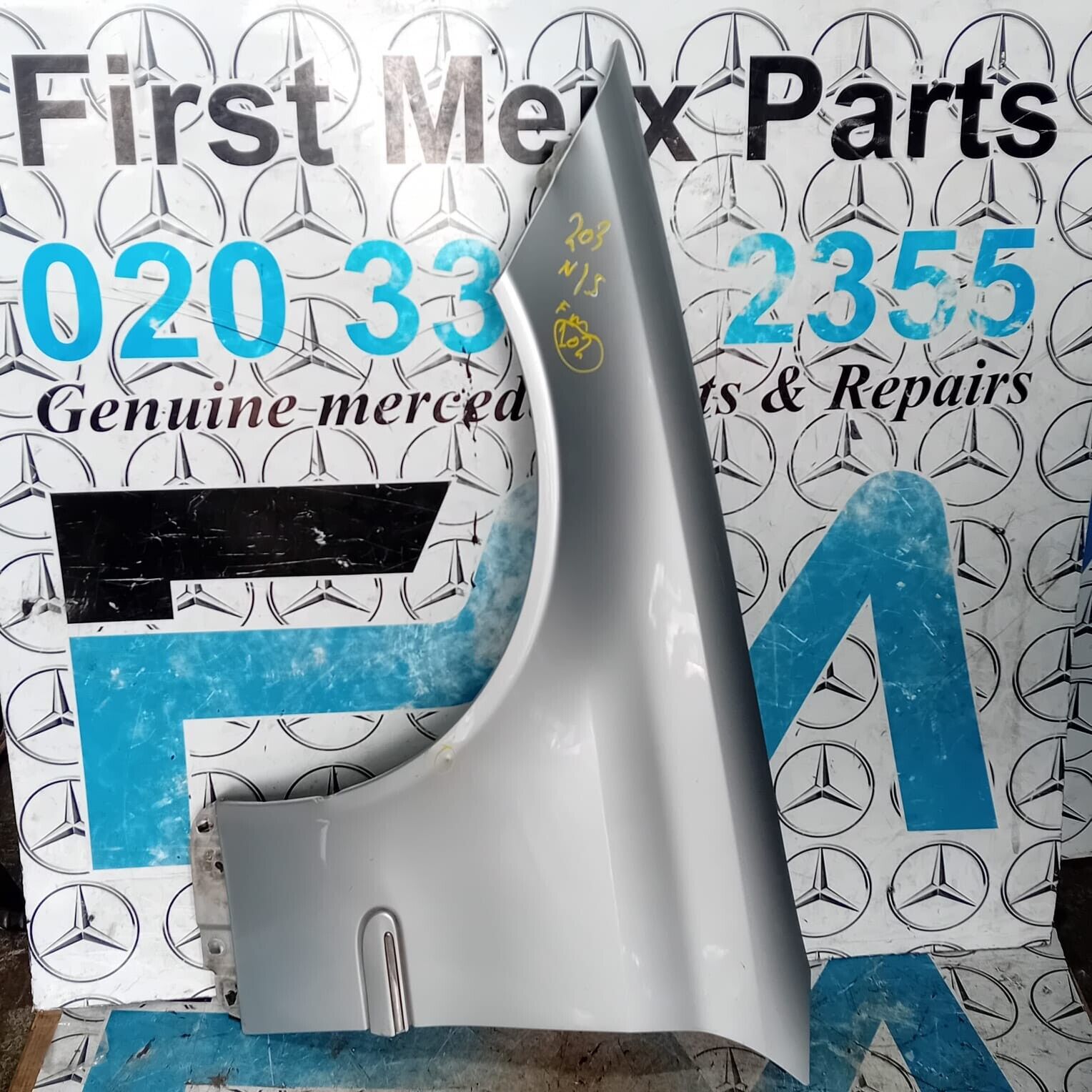 MERCEDES BENZ C-CLASS W203 2001-2007 FRONT PASSENGER SIDE ( NEAR SIDE ) WING