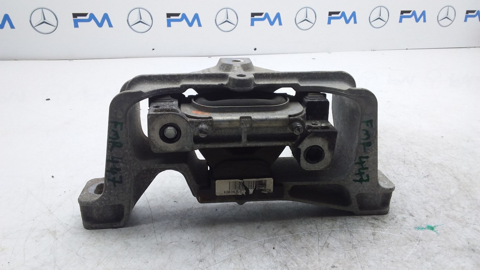 MERCEDES BENZ B-CLS W246 ENGINE MOUNT RIGHT SIDE A2462402517 FMR447