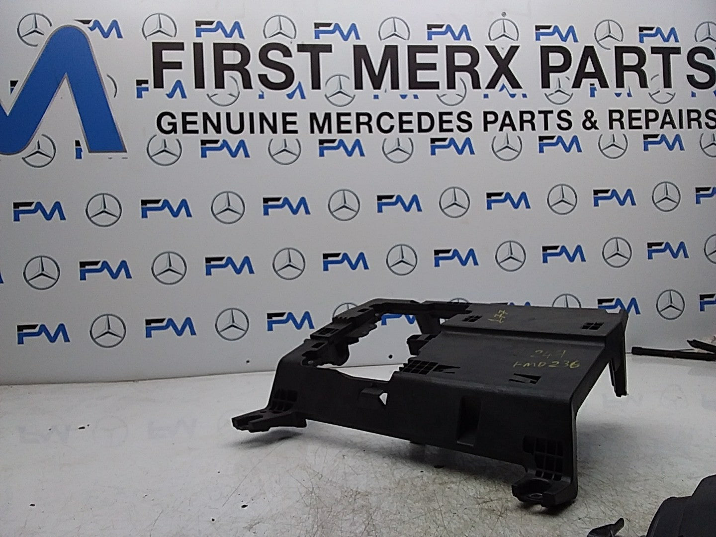 MERCEDES A-CLS W177 SAM MODULE PANEL COVER A2475402506 FMR236