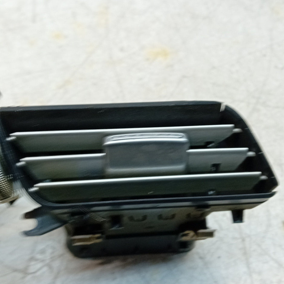 MERCEDES BENZ  E-CLASS W212 DASHBOARD  AIR VENT 2016 A21268303354 FM001546