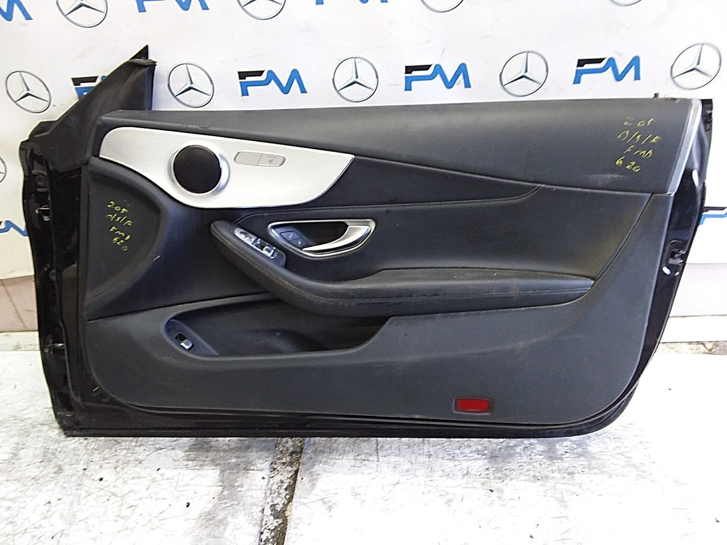 MERCEDES C-CLASS C205  DRIVER FRONT DOOR OSF BLACK 2015 ONWARDS COMPLETE FMD620