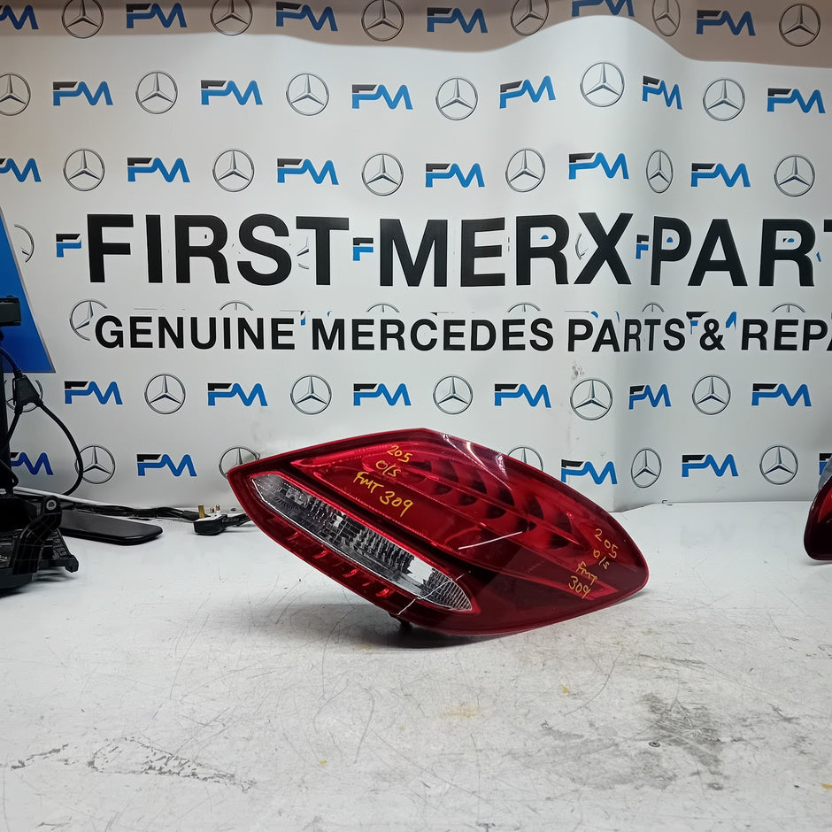 MERCEDES C-CLASS W205 DRIVER SIDE RIGHT REAR TAIL LIGHT 2014 A2059061257 FMT309