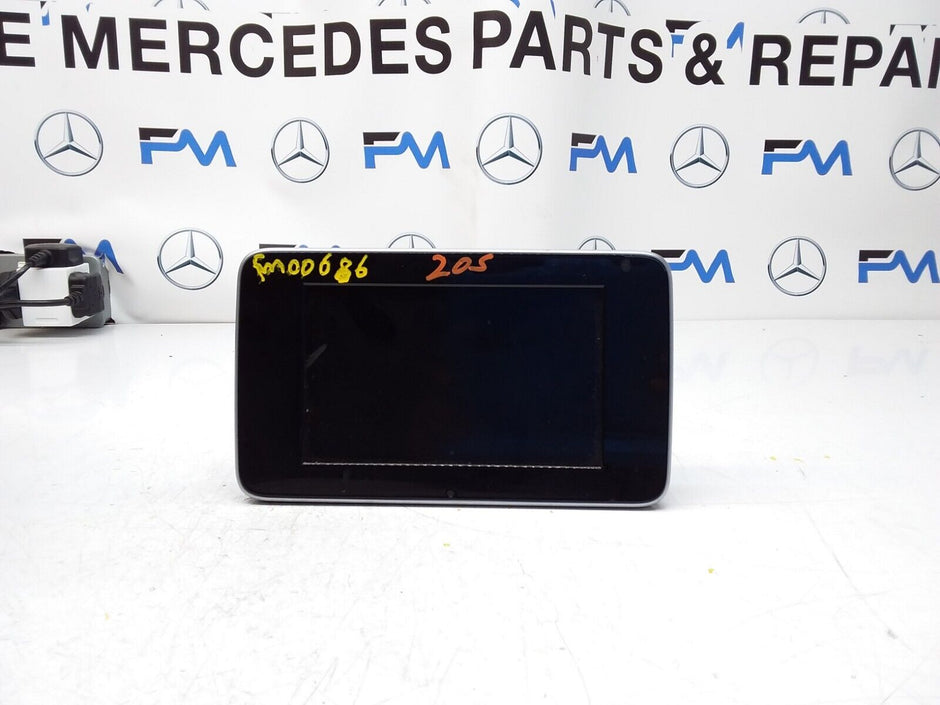 MERCEDES C-CLASS W205 2016 SAT NAV MULTIMEDIA SCREEN A2059004113 FM00686