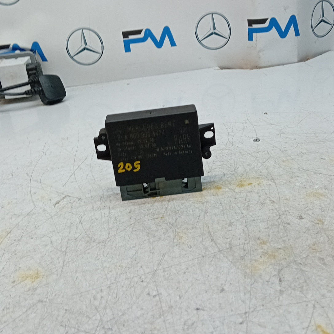 MERCEDES S C-CLASS PARKING SENSOR CONTROL MODULE W205 W222 A0009004404 FM001551