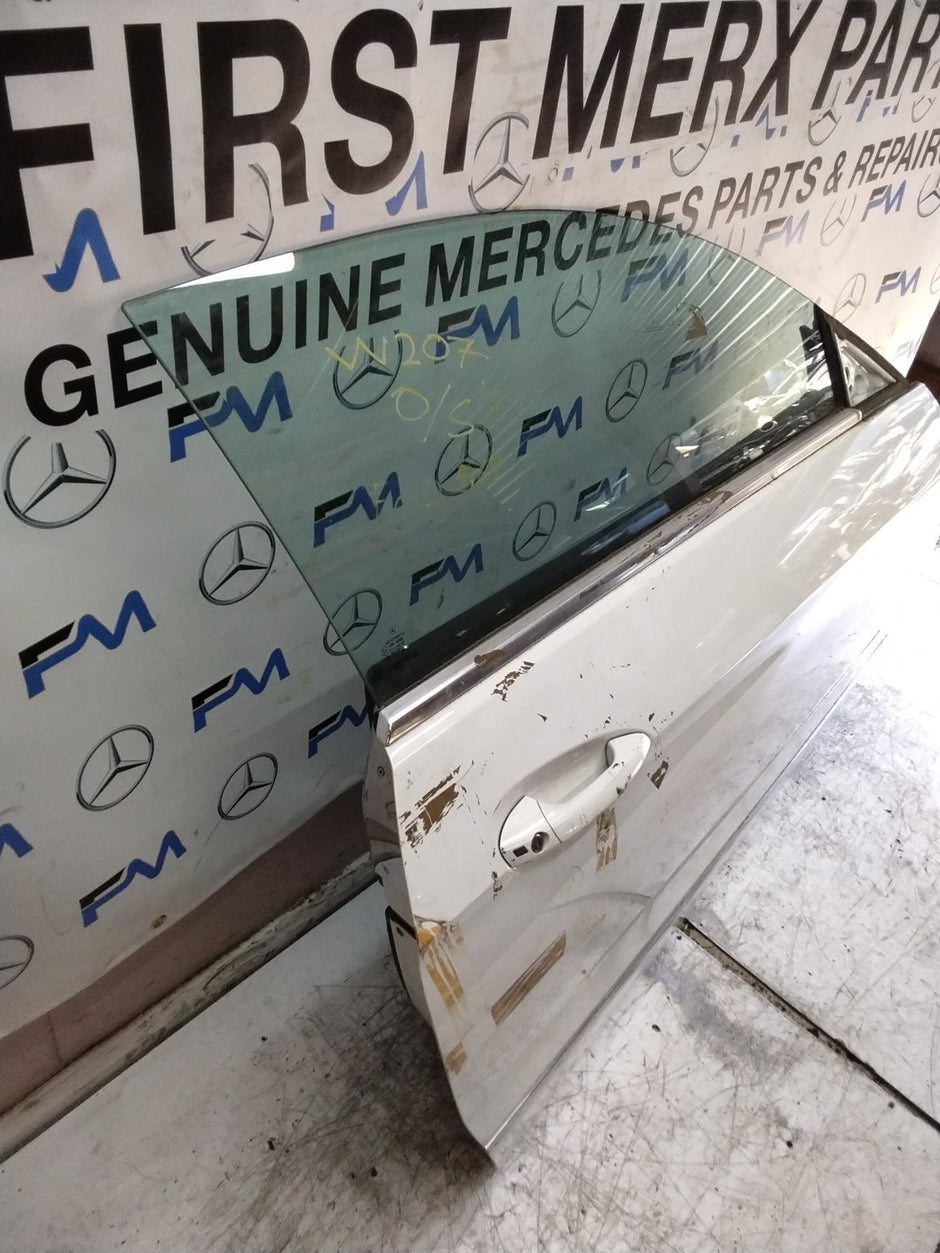 MERCEDES E-CLASS W207  DRIVER FRONT DOOR OSF WHITE 2009-16 COMPLETE FMD569