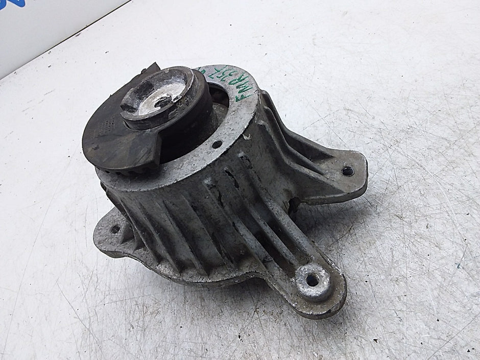 MERCEDES BENZ  E-CLASS  W213  ENGINE MOUNT RIGHT OS A2132400600 FMR357