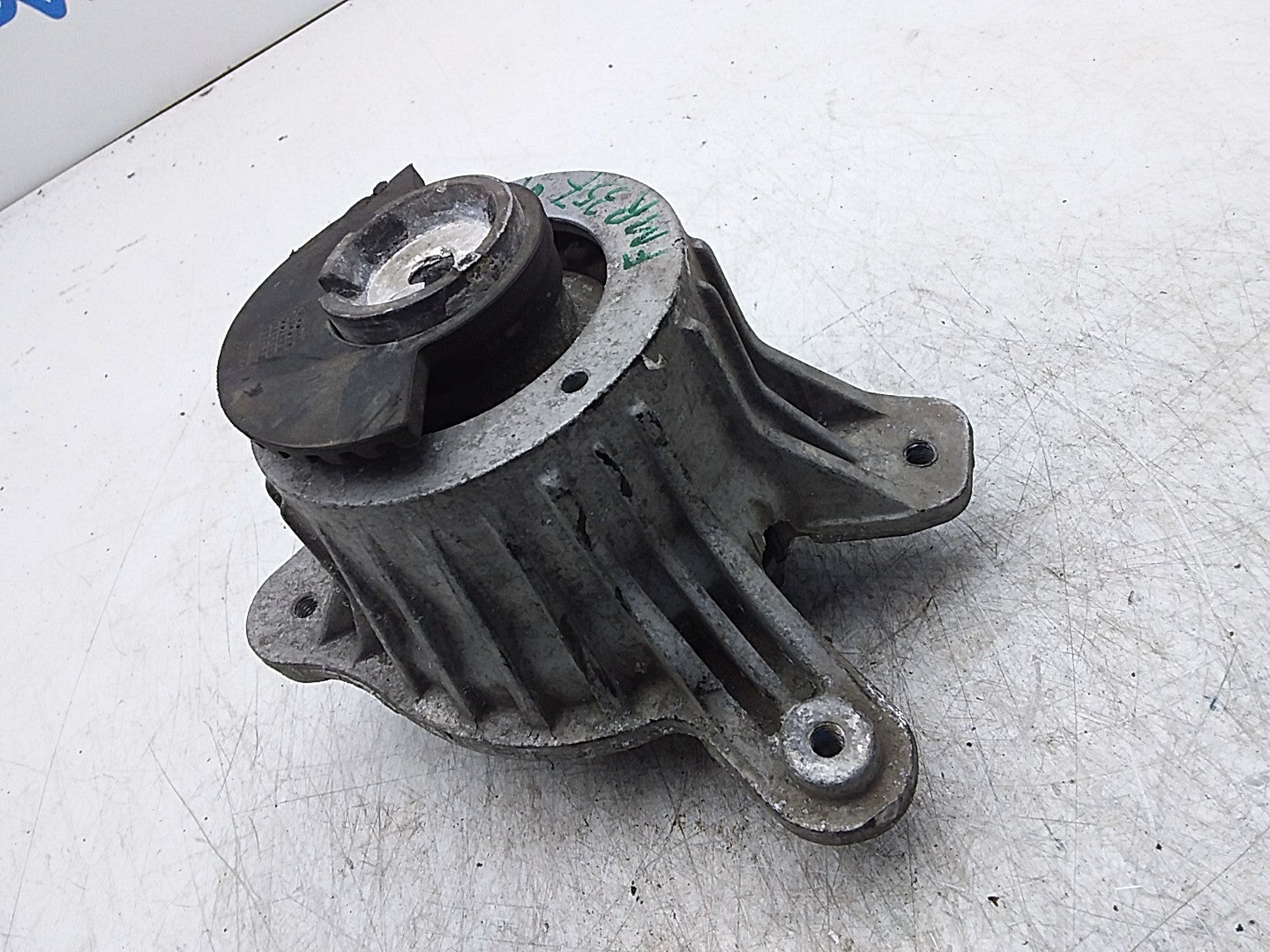 MERCEDES BENZ  E-CLASS  W213  ENGINE MOUNT RIGHT OS A2132400600 FMR357
