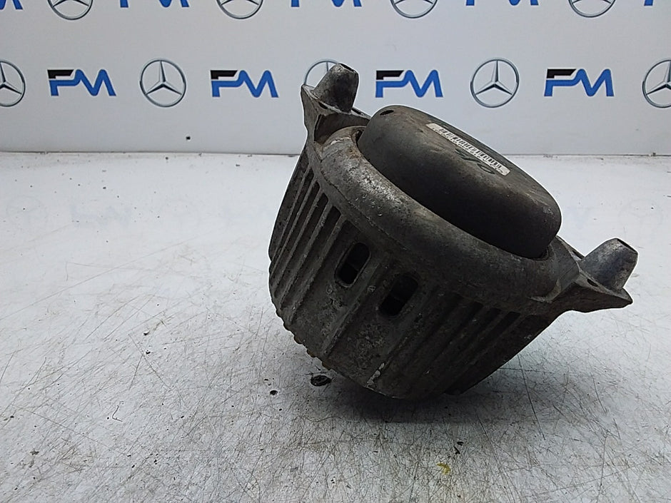 MERCEDES BENZ  E-CLASS  W212  ENGINE MOUNT RIGHT OS A2122400100 FMR349