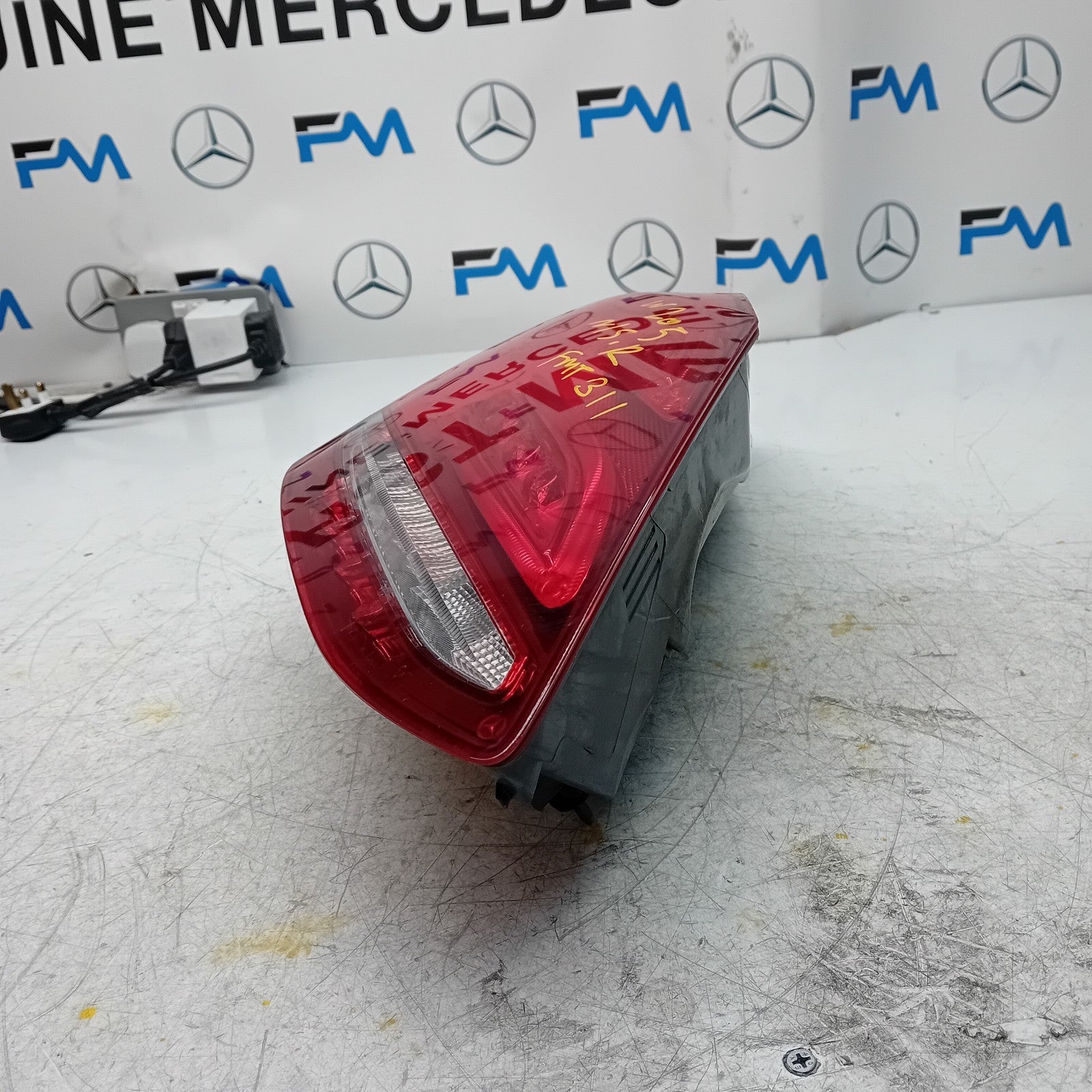 MERCEDES C-CLASS W205 DRIVER SIDE RIGHT REAR TAIL LIGHT 2014 A2059061357 FMT311