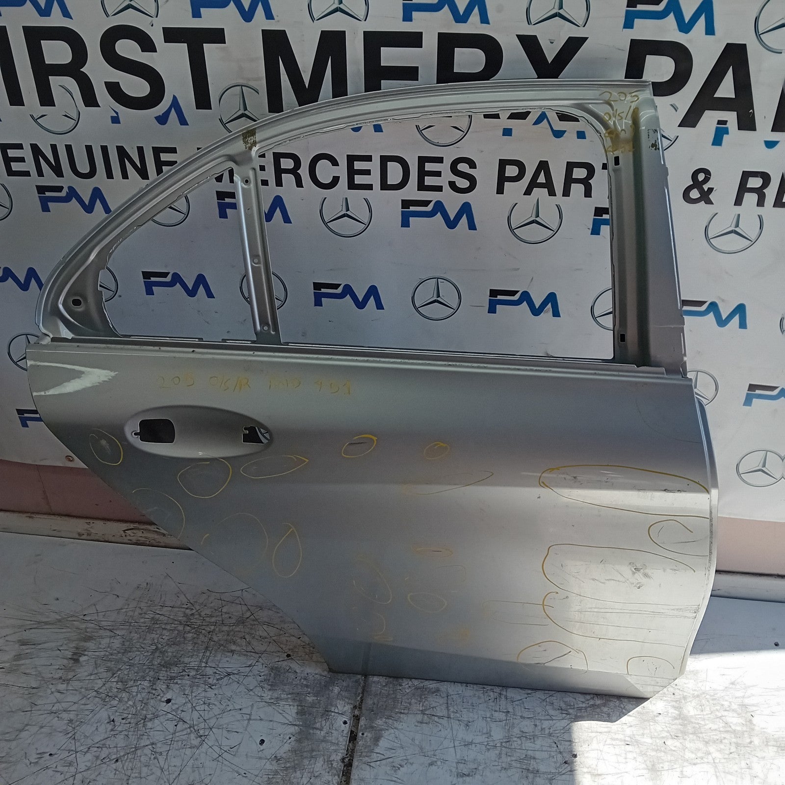 MERCEDES C-CLASS W205 SLN DRIVER REAR DOOR OSR SILVER 2014 ON FMD451