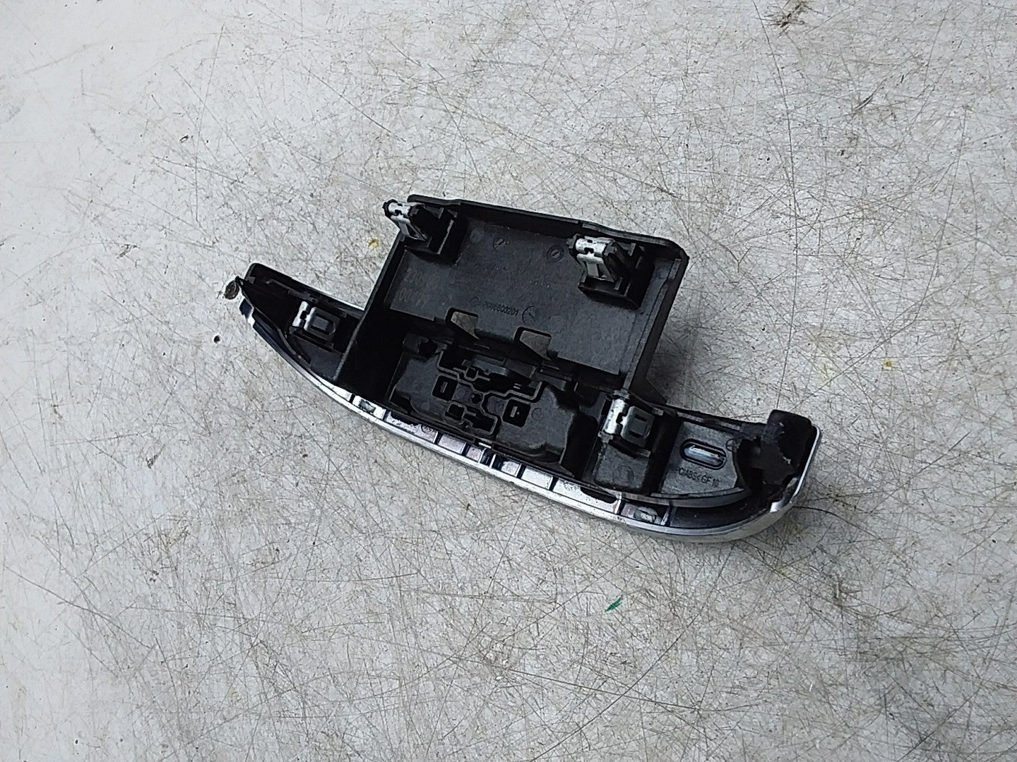 MERCEDES C-CLS W206 FRONT CONSOLE ARMREST TRIM A2066803201 FMR293