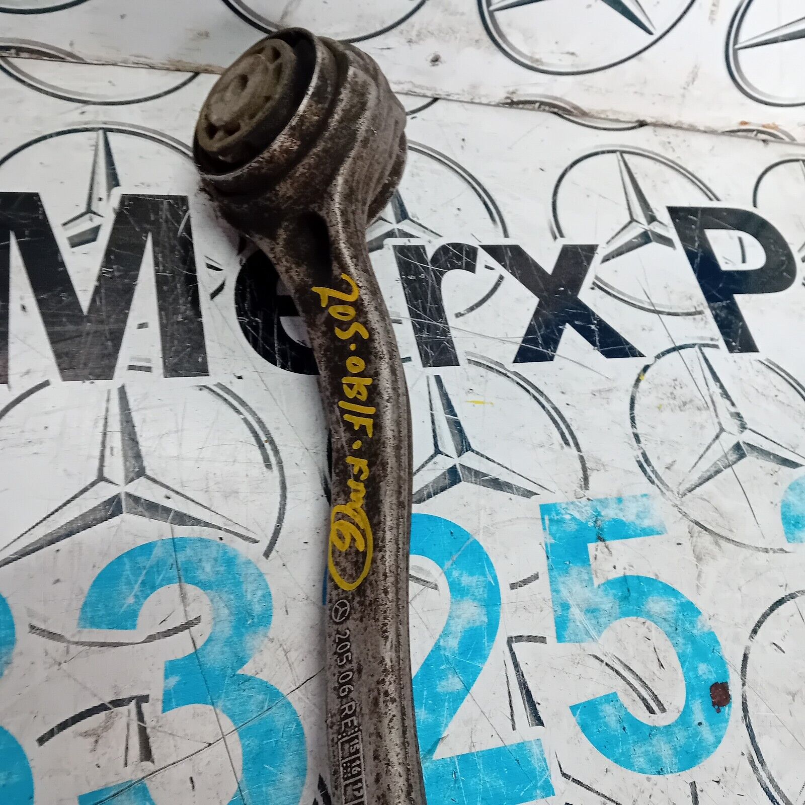 MERCEDES C-CLASS  W205 2014-2021 FRONT RIGHT SIDE WISHBONE CONTROL ARM FMW6