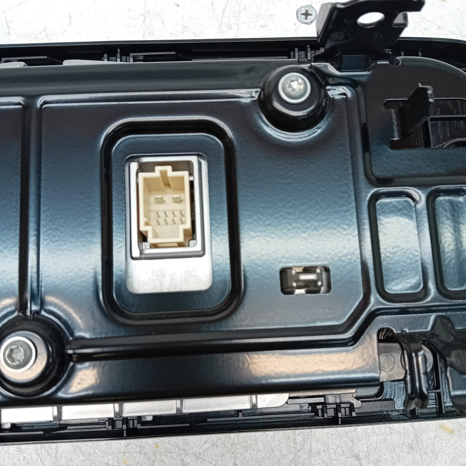 MERCEDES E-CLASS W213 DISPLAY SCREEN A2139009406 2017 FM001161