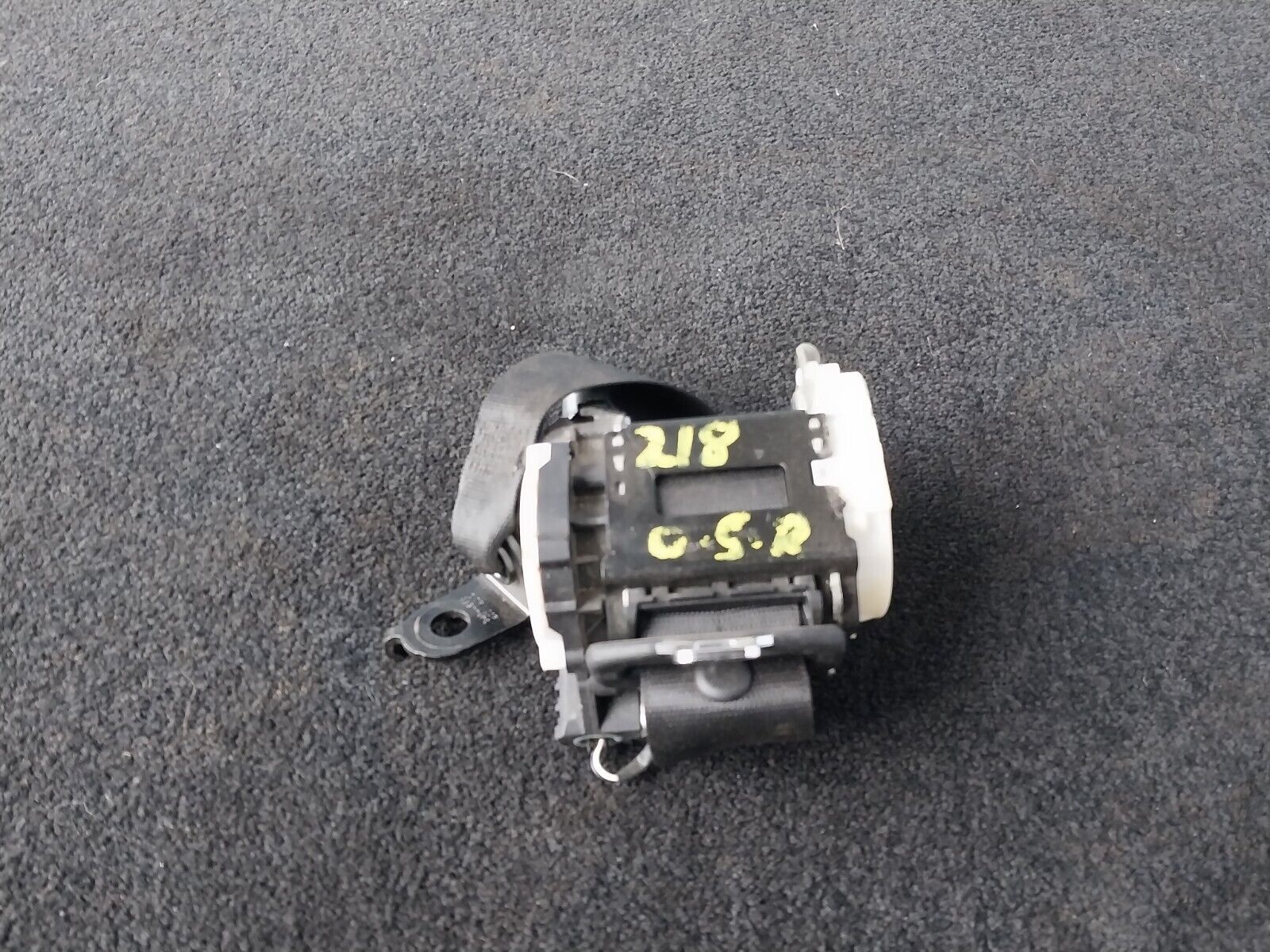 MERCEDES CLS W218 OFF SIDE REAR SEATBELT  A2188600285 OEM