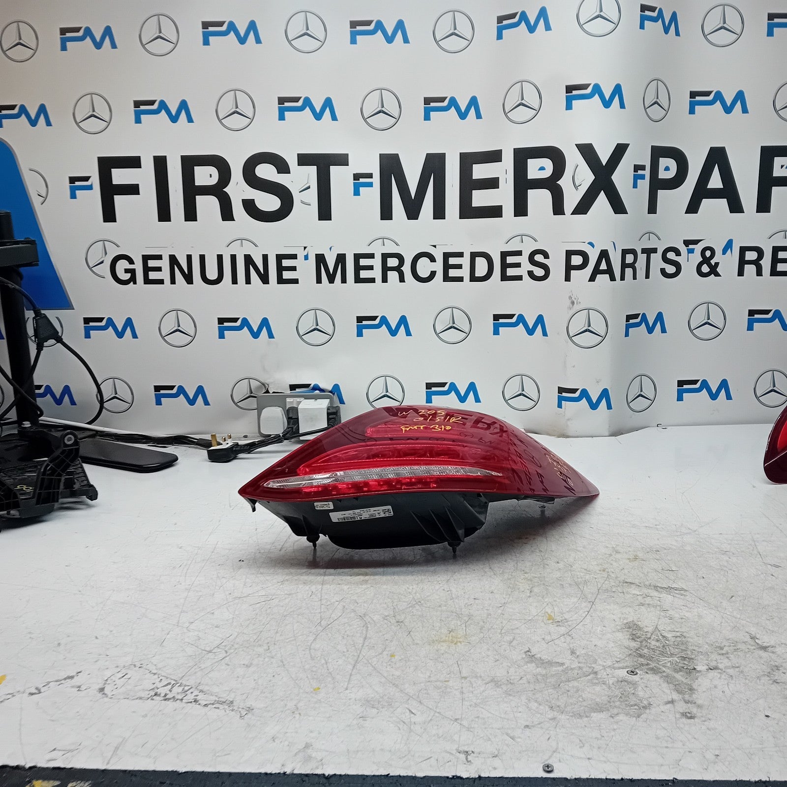MERCEDES C-CLASS W205 DRIVER SIDE RIGHT REAR TAIL LIGHT 2014 A2059061457 FMT310