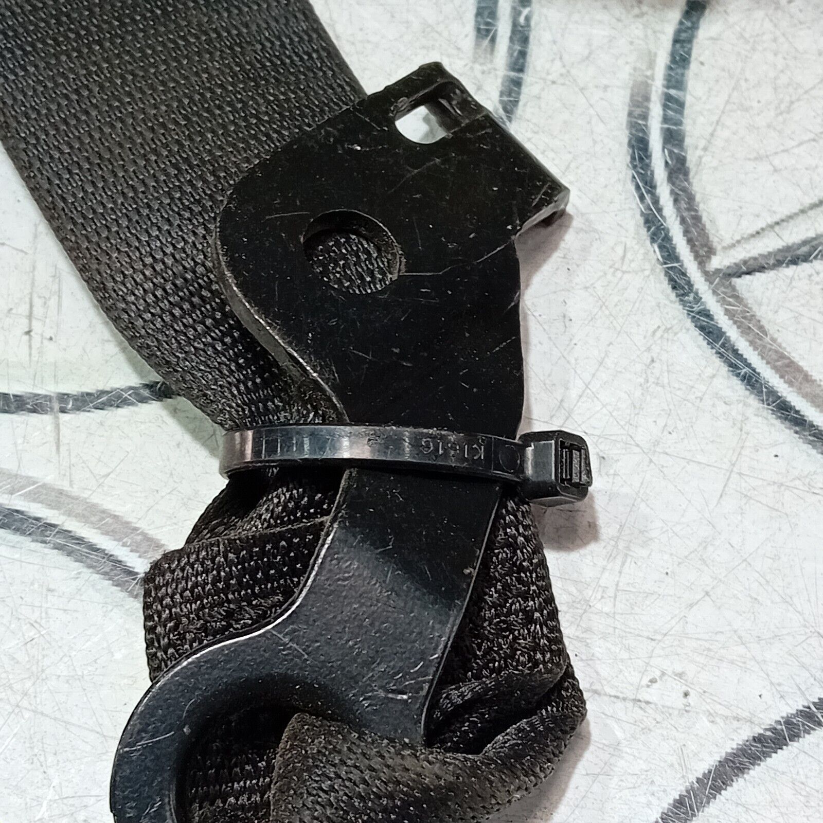 2009/2016  MERCEDES BENZ W212 E CLASS REAR MIDDLE CENTRE SEAT BELT A2128605785