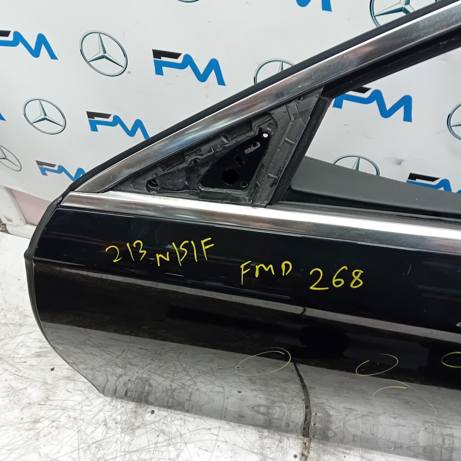 MERCEDES E-CLASS W213 SLN PASSENGER FRONT DOOR OSF BLACK 2016 ON COMPLETE FMD268