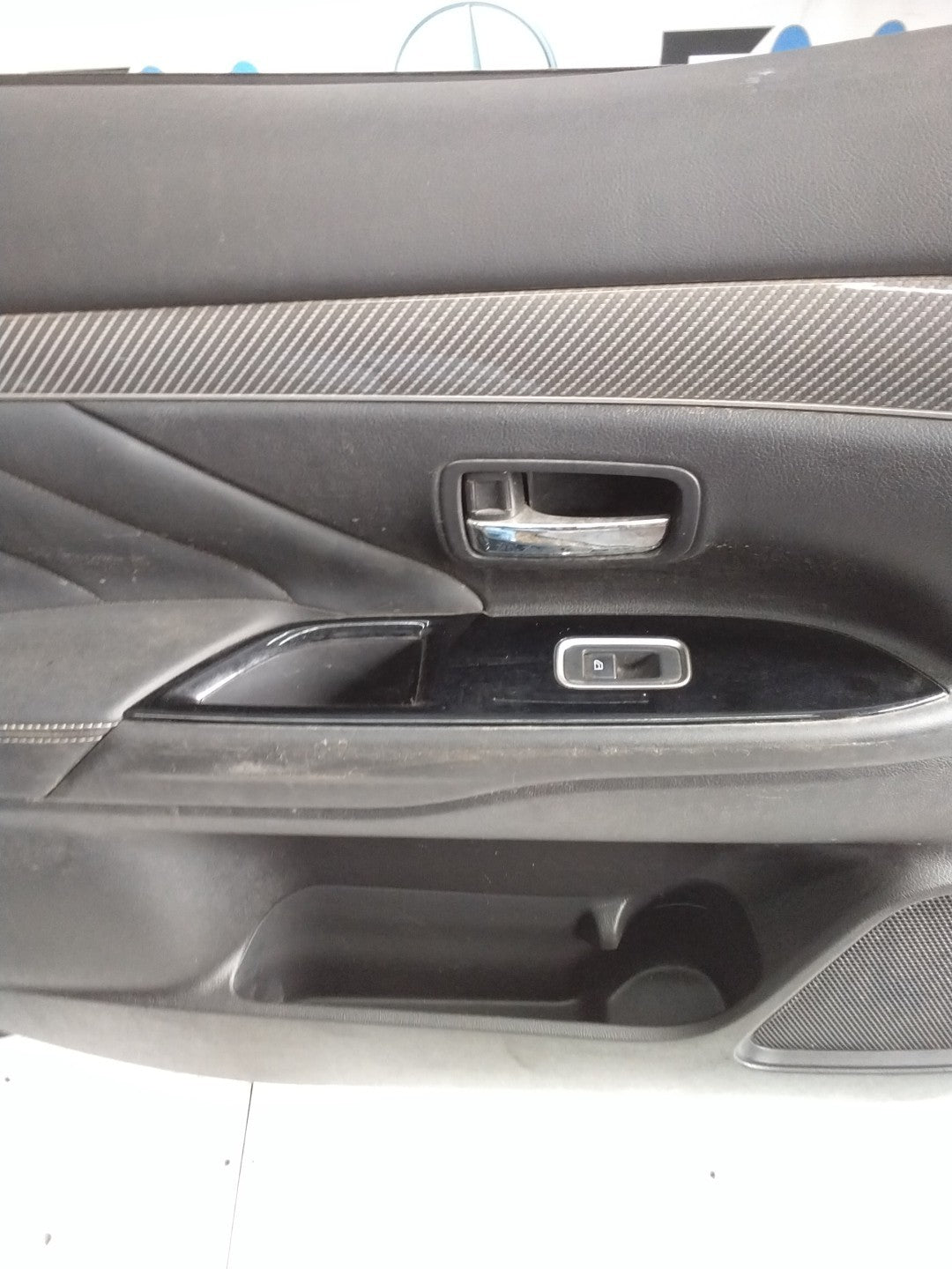 MITSUBISHI OUTLANDER PASSENGER SIDE FRONT DOOR N/S/F COMPLETE WHITE FMD57