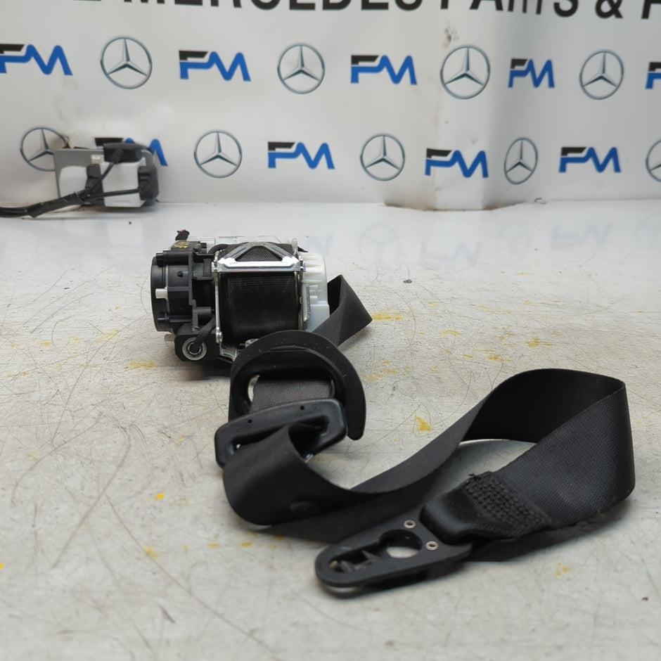 MERCEDES E-CLASS W213 FRONT DRIVER SIDE SEAT BELT BLACK A2138605600 FM001372