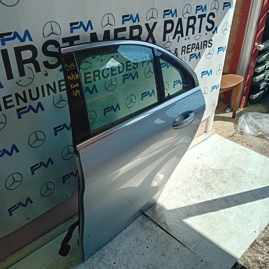 MERCEDES C-CLASS W205 COP PASSENGER REAR DOOR N/S/R SILV 2014 ON COMPLETE FMD169