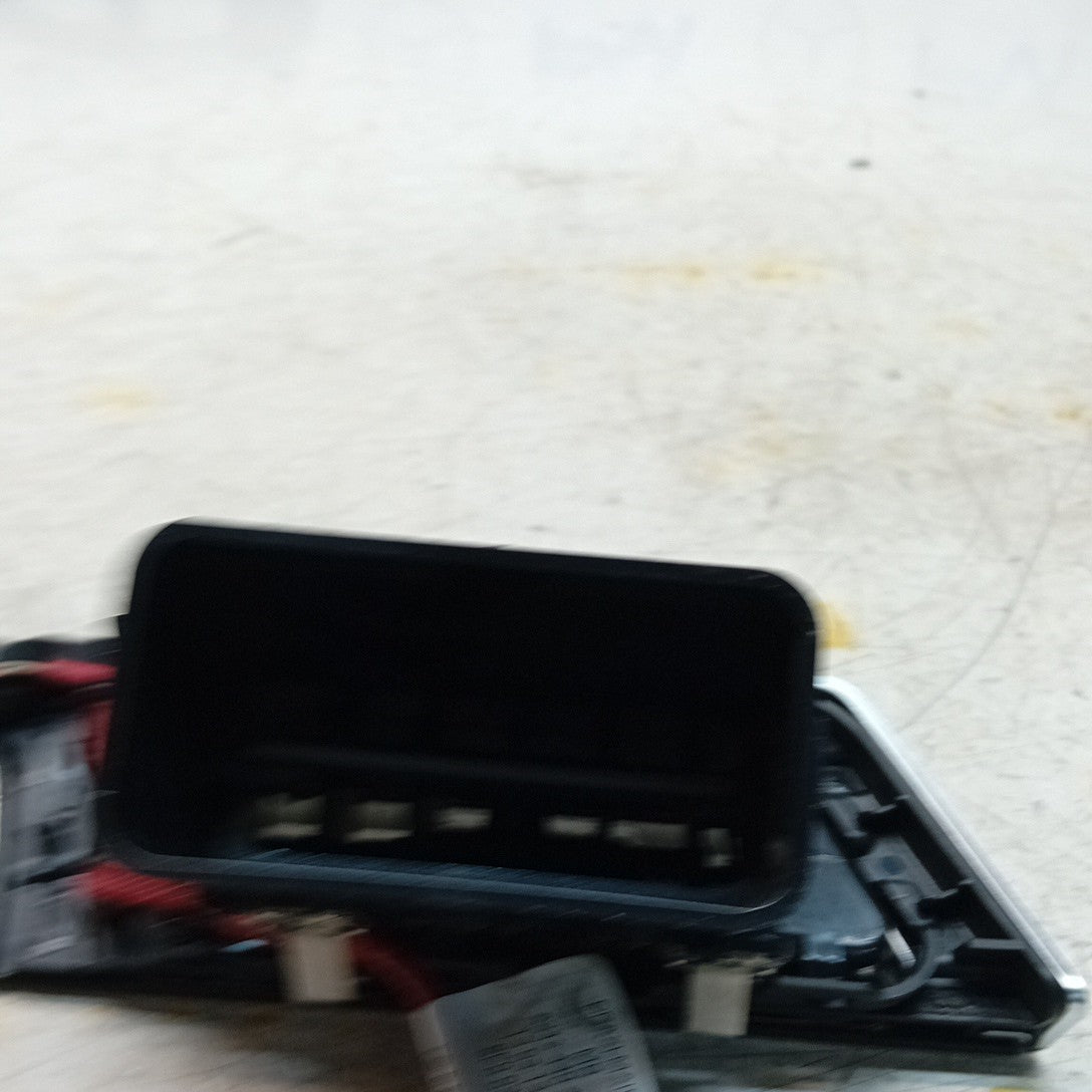 MERCEDES E-CLASS W212 DASHBOARD TRIM WITH AIR VENT 2016 ON A212680XX93 FM001537