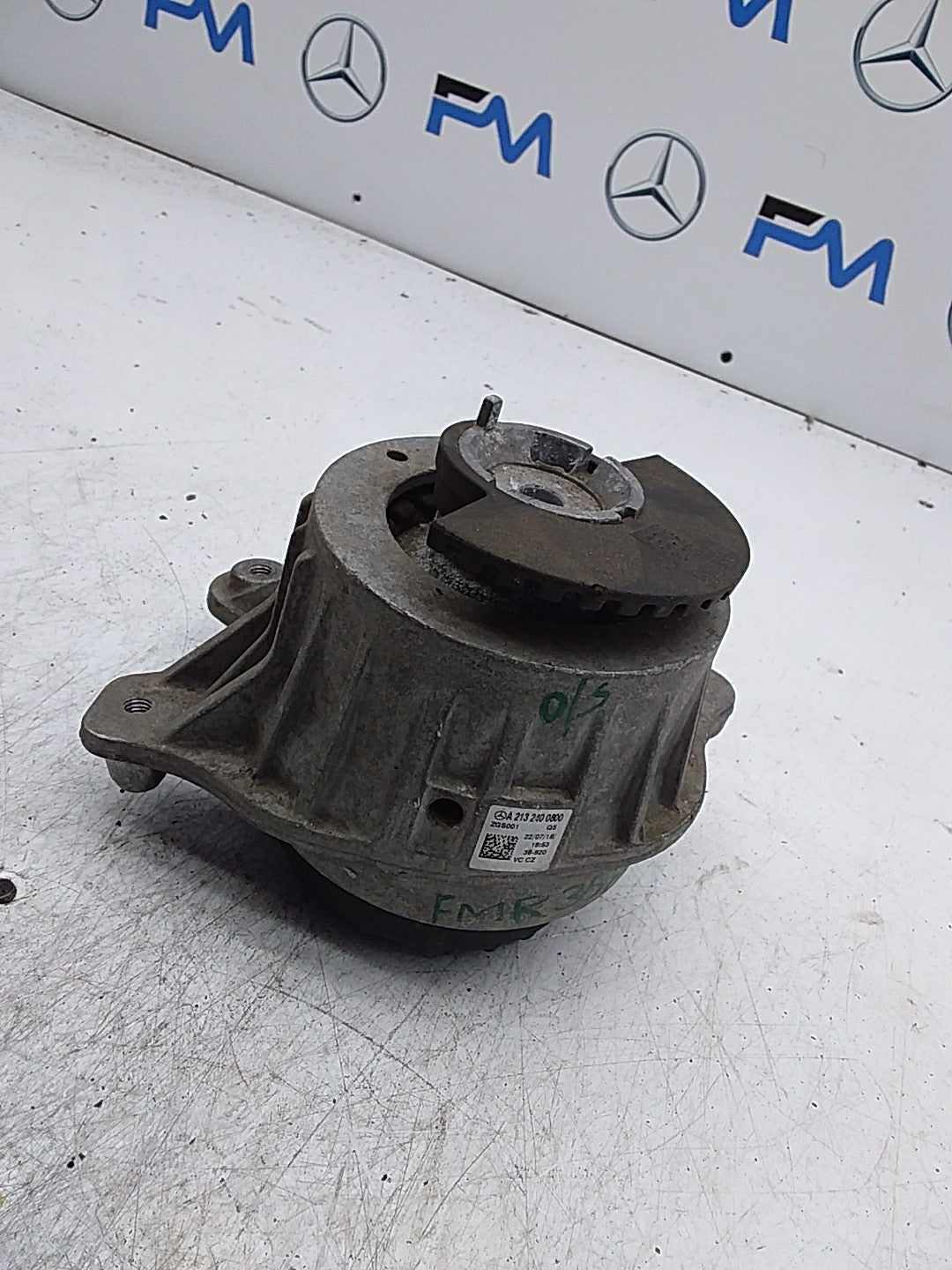 MERCEDES BENZ  E-CLASS  W213  ENGINE MOUNT RIGHT OS A2132400800 FMR358