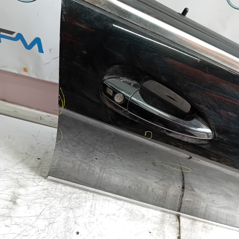 MERCEDES BENZ C-CLASS W204  DRIVER FRONT DOOR OSF BLACK 2009-14 COMPLETE FMD235