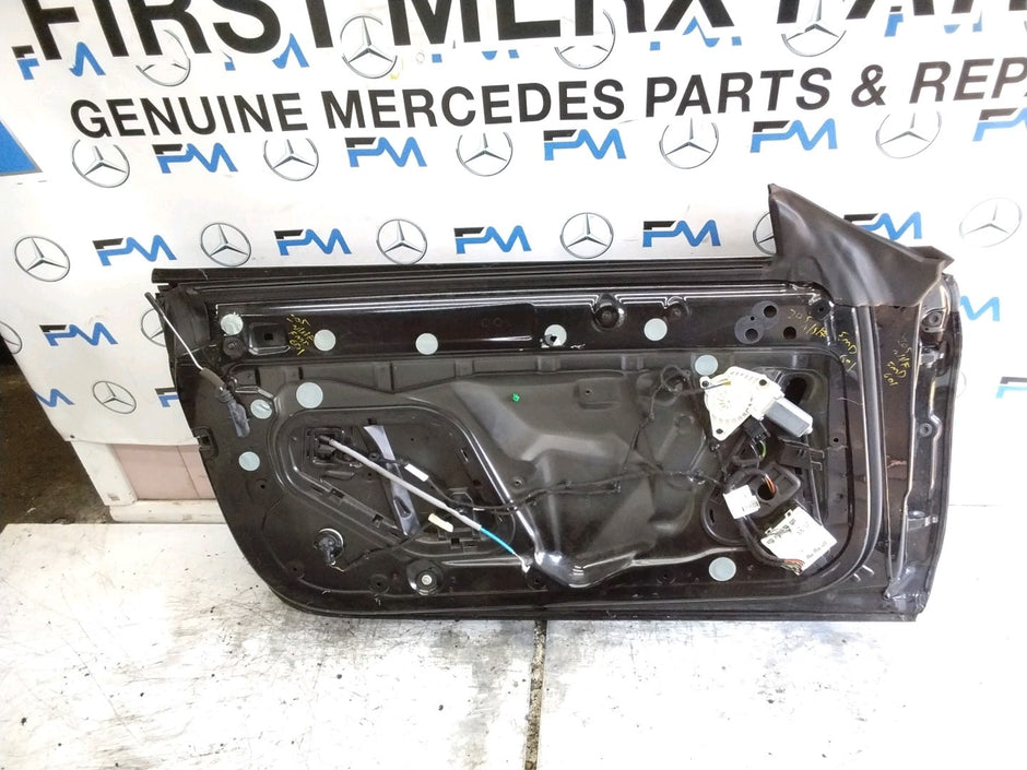 MERCEDES BENZ  C-CLS W205  PASSENGER FRONT DOOR NSF BLACK 2014-21  FMD601