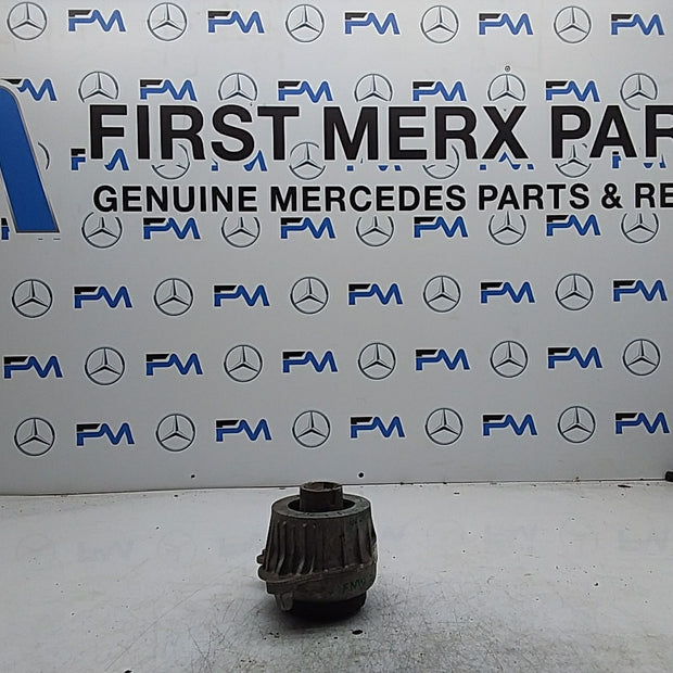 MERCEDES BENZ  C-CLASS  W205  ENGINE MOUNT LEFT NS A2052406817 FMR342