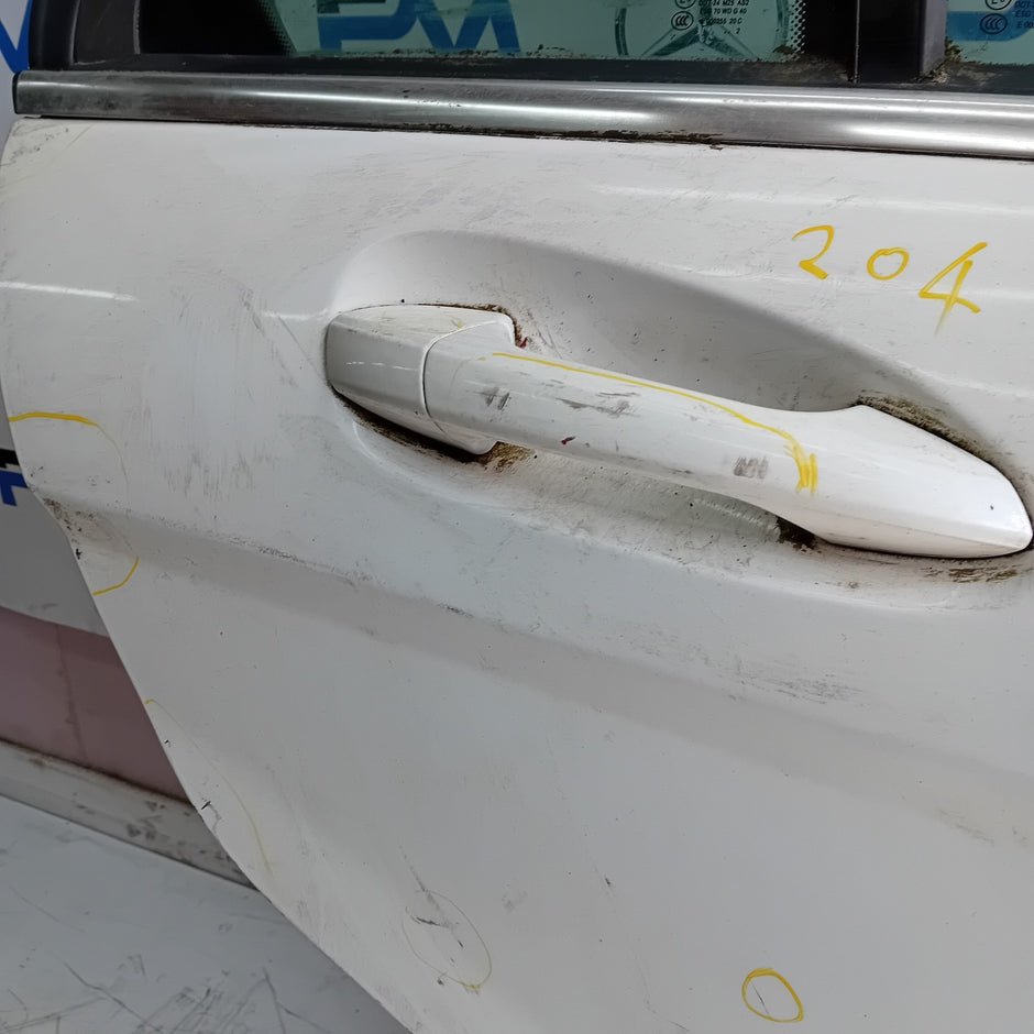MERCEDES C-CLASS W204 SLN DRIVER REAR DOOR OSR WHITE COMPLETE 2009-2014 FMD436