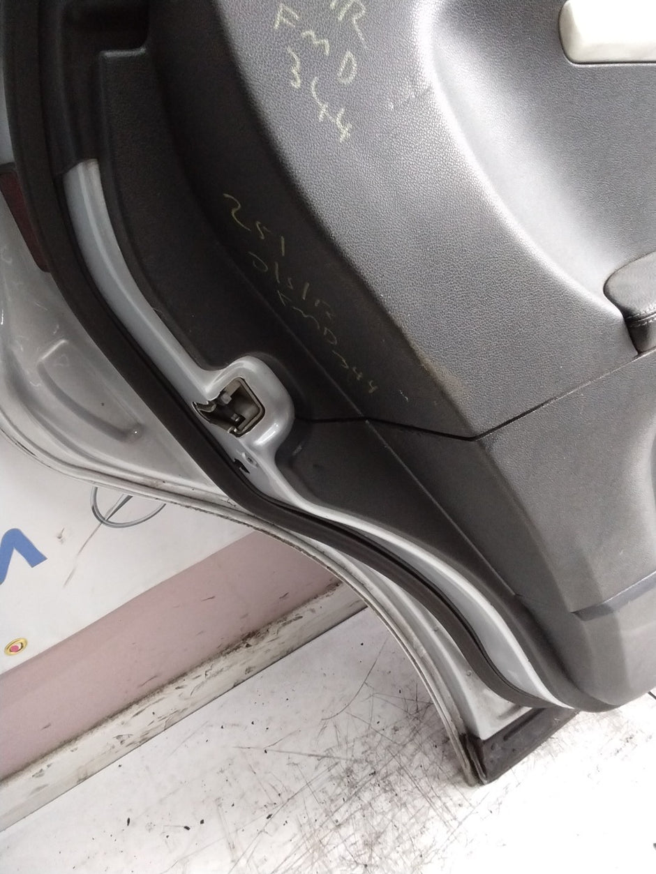 MERCEDES R-CLASS W251 PASSENGER REAR DOOR NSR SILVER 2005-12 COMPLETE FMD344