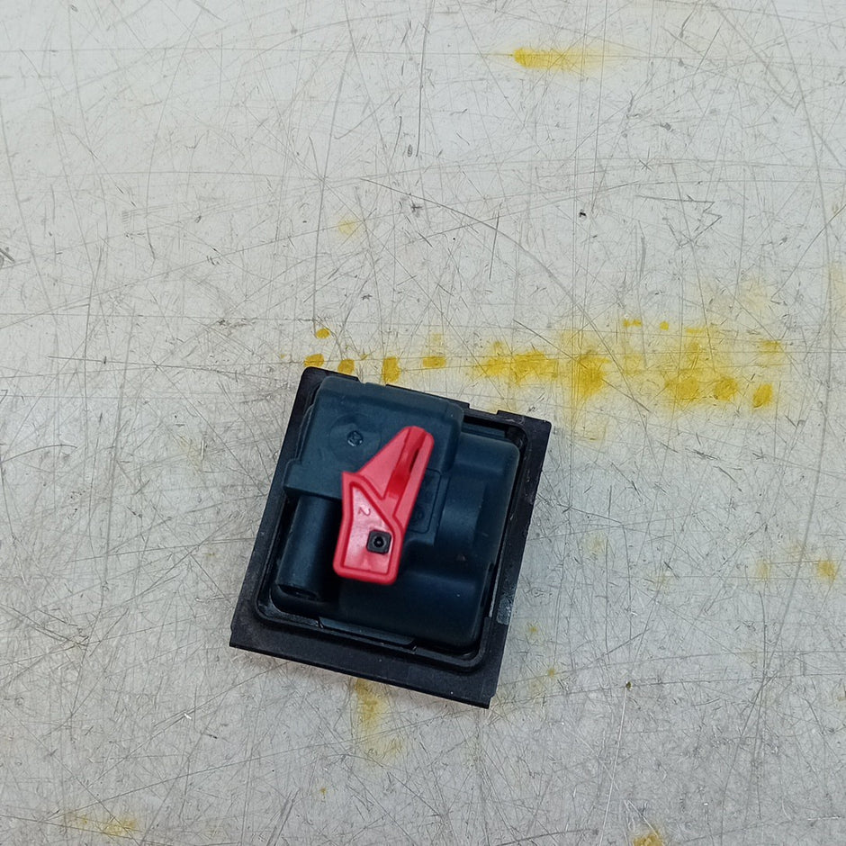 MERCEDES BENZ FUEL FILLER FLAP LOCKING MOTOR A0008207703 FM001331