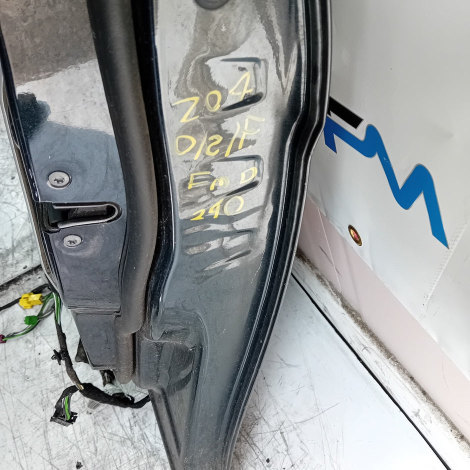 MERCEDES BEBZ C-CLASS W204 DRIVER SIDE FRONT DOOR OSF FMD290
