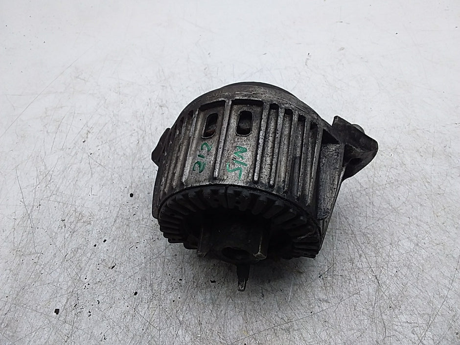 MERCEDES BENZ  E-CLASS  W212  ENGINE MOUNT LEFT NS A2122404117 FMR350