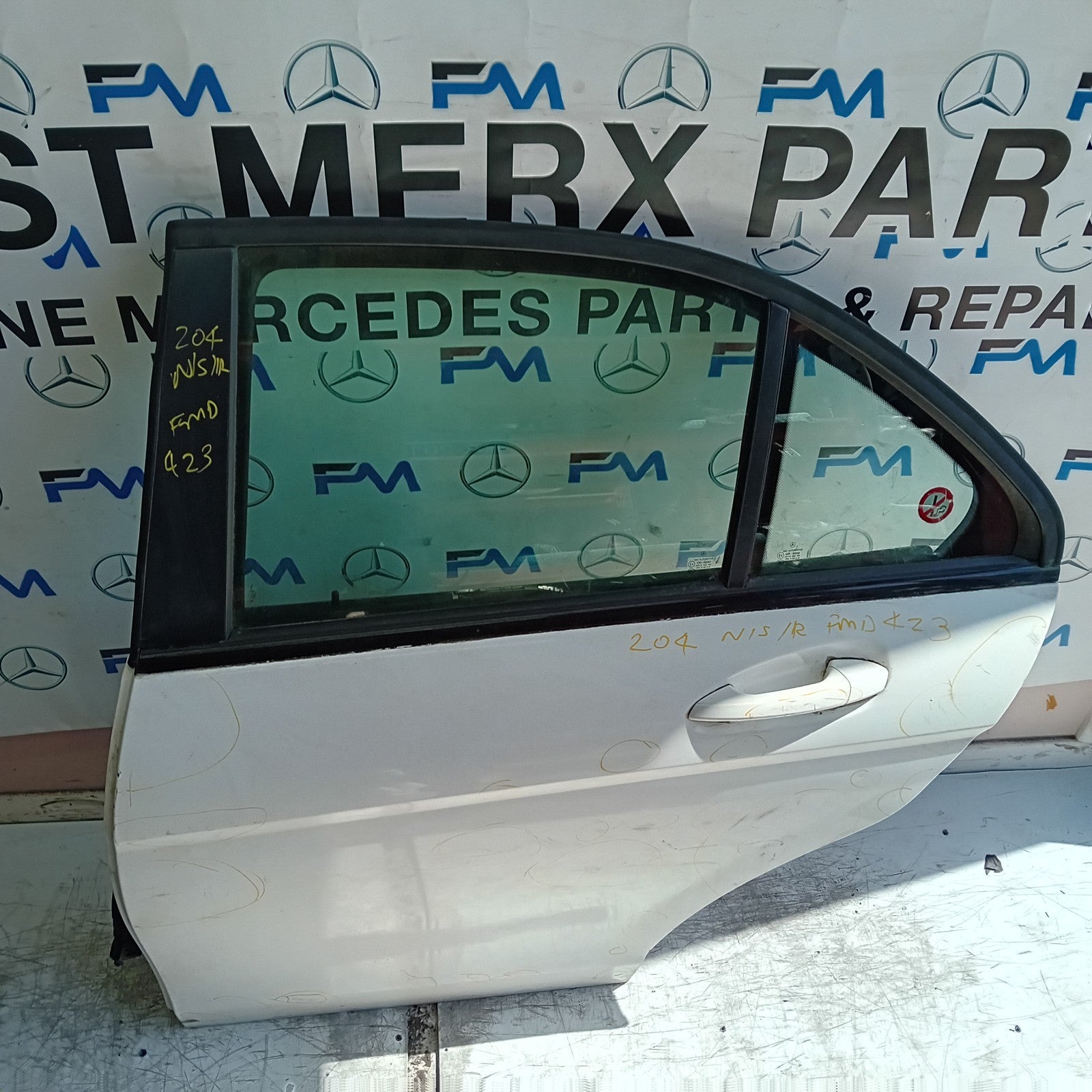 MERCEDES C-CLASS W204 SLN PASSENGER REAR DOOR NSR WHITE 2008-14  COMPLETE FMD423
