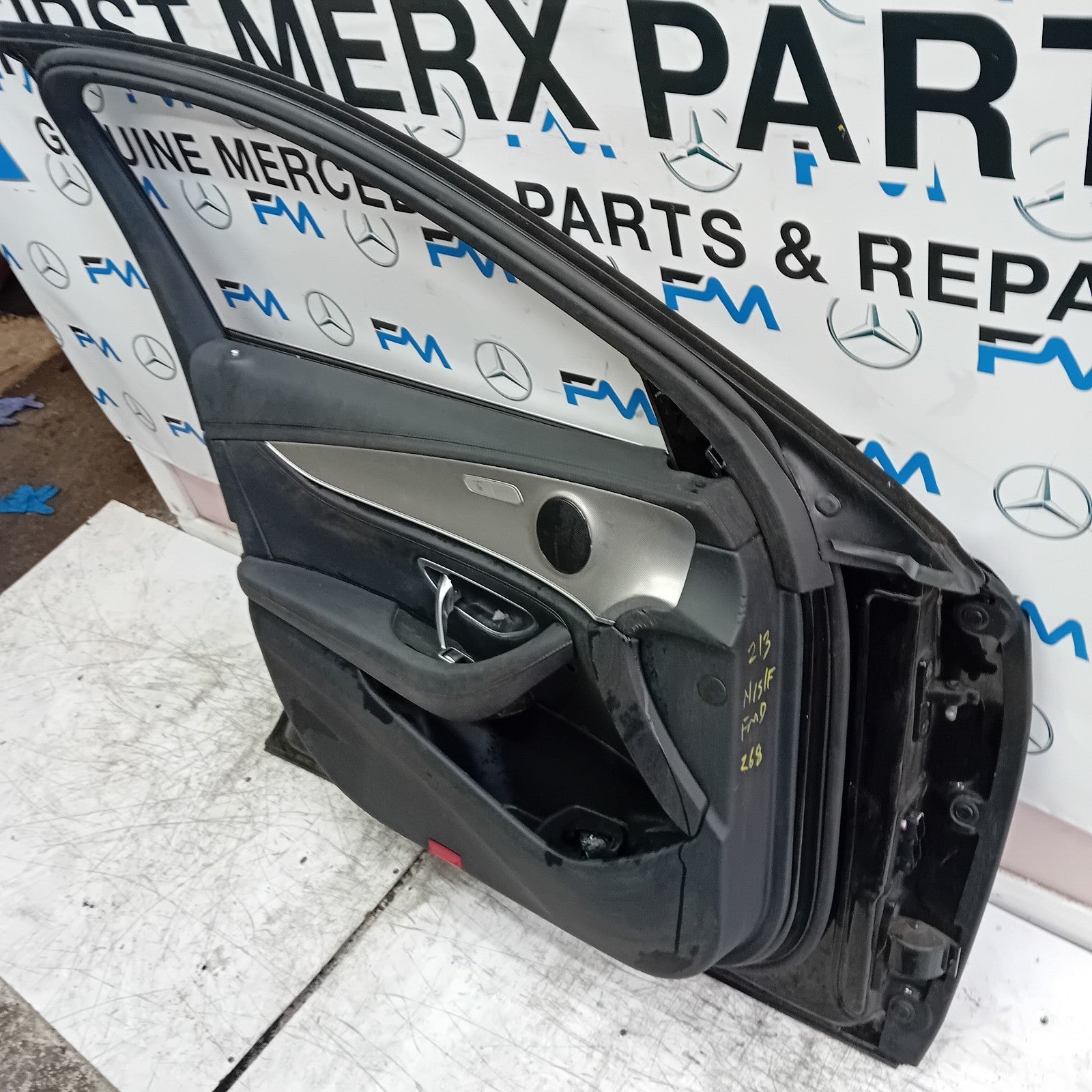 MERCEDES E-CLASS W213 SLN PASSENGER FRONT DOOR OSF BLACK 2016 ON COMPLETE FMD268