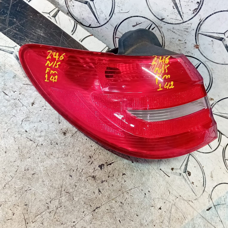 MERCEDES BENZ B-CLASS W246 PASSENGER SIDE REAR TAIL LIGHT
