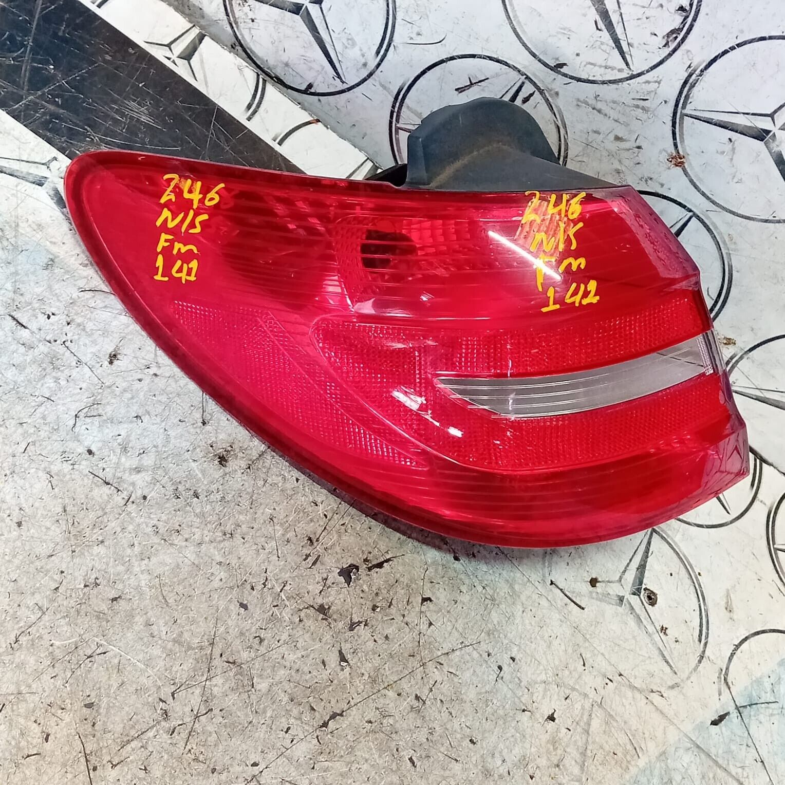 MERCEDES BENZ B-CLASS W246 PASSENGER SIDE REAR TAIL LIGHT