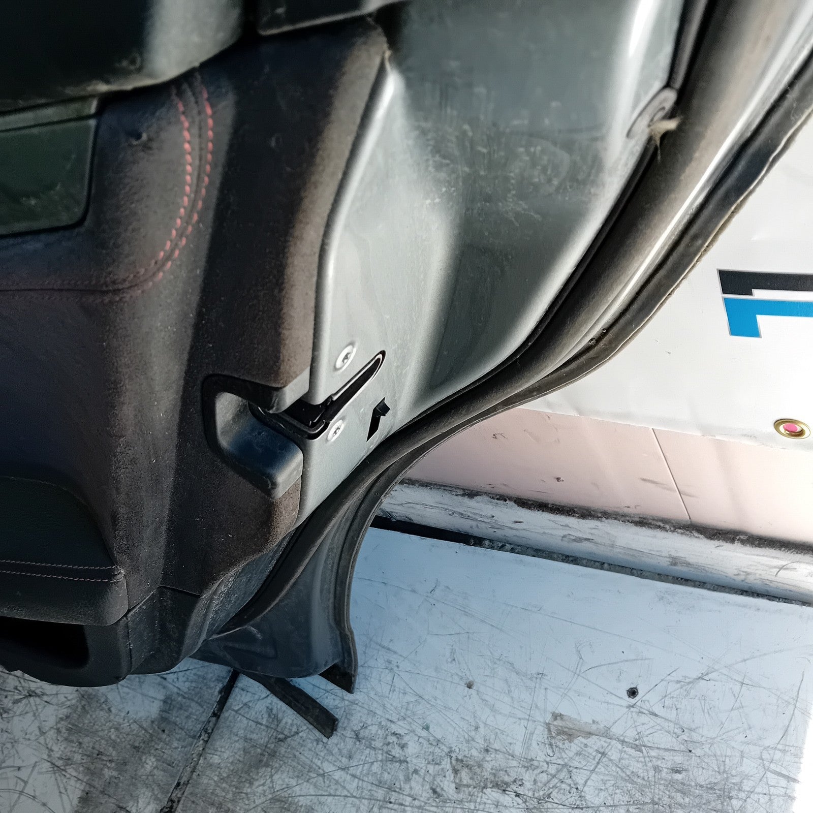 MERCEDES C-CLASS S204 EST DRIVER REAR DOOR OSR GREY 2008-14 FMD457